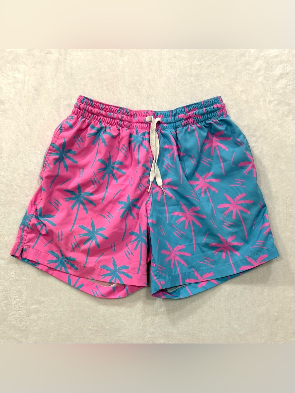 Chubbies Pink & Blue Palm Tree Print Swim Trunks Men’s Size S